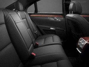 Mercedes-Benz_S_Class_2012_800x600_wallpaper_38