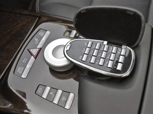 Mercedes-Benz_S_Class_2012_800x600_wallpaper_59