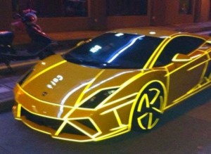 super_cars_light_up_the_night_640_19