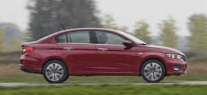 Side-Fiat-Tipo-2017