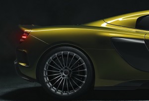 Tires-McLaren-675LT-2016-convertible