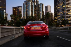 The-back-of-the-Infiniti-Q50-Red-Sport-2016