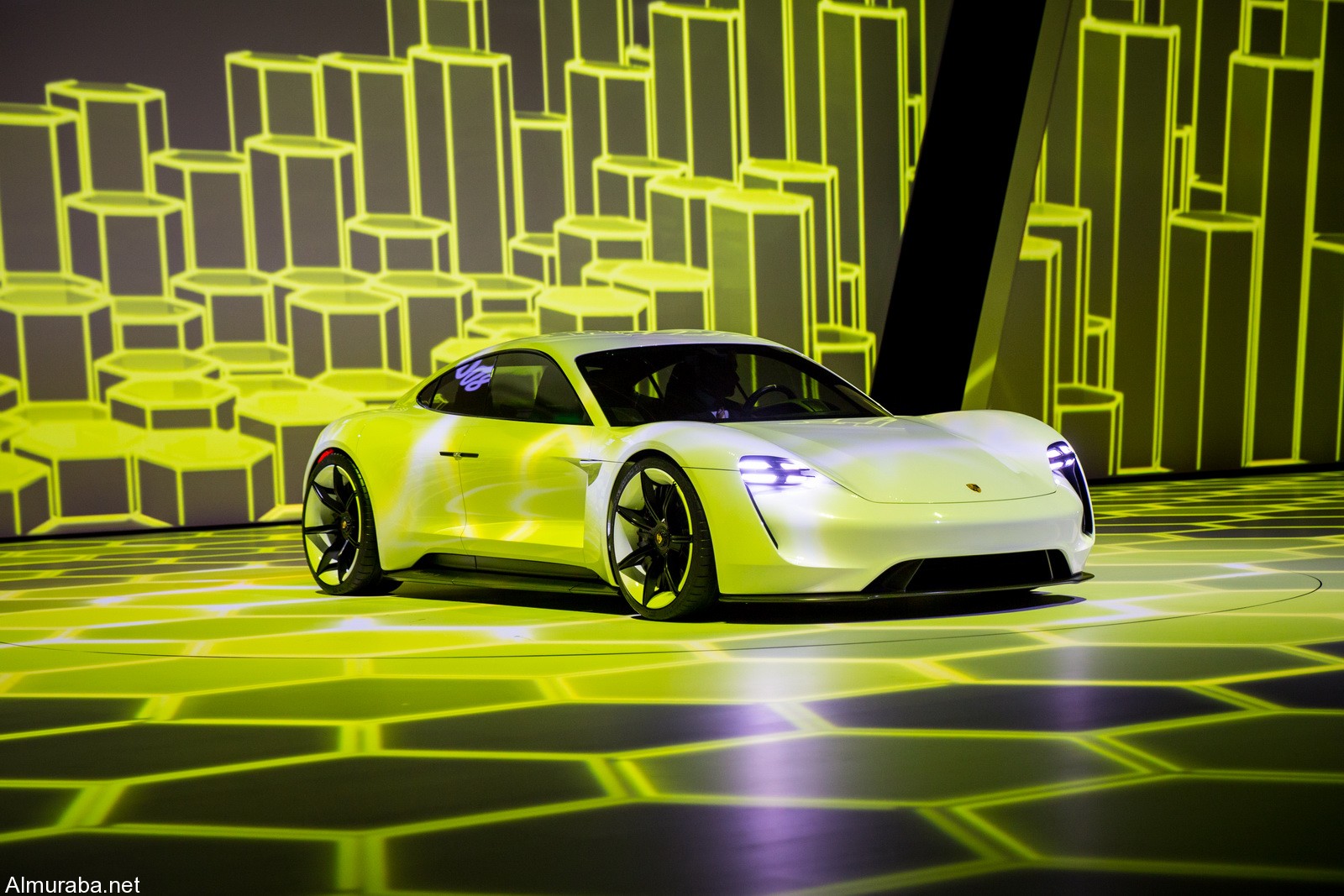 2017 Porsche Mission